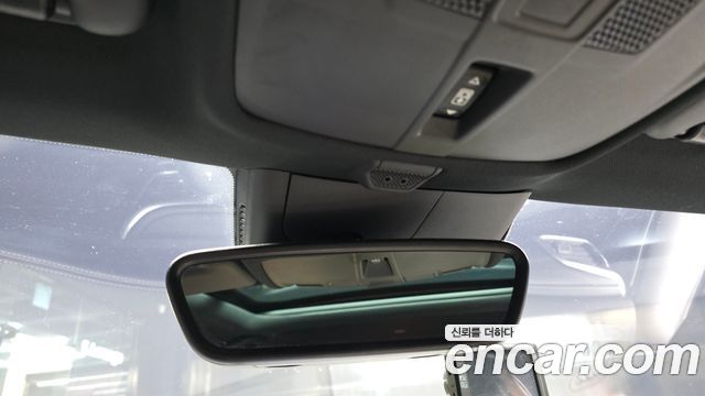 Infiniti Q30 2018 — photo 17