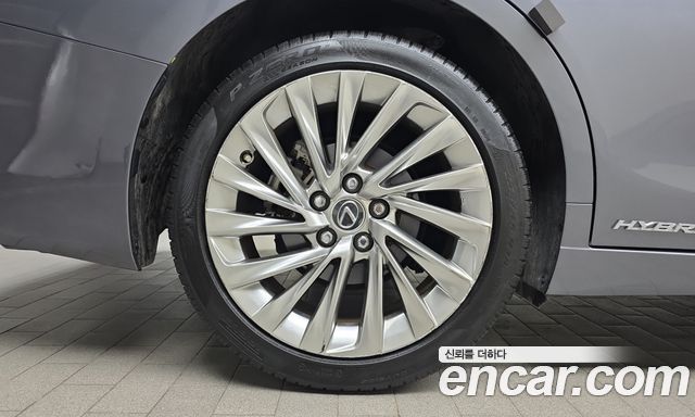 Lexus ES 2020 — photo 5