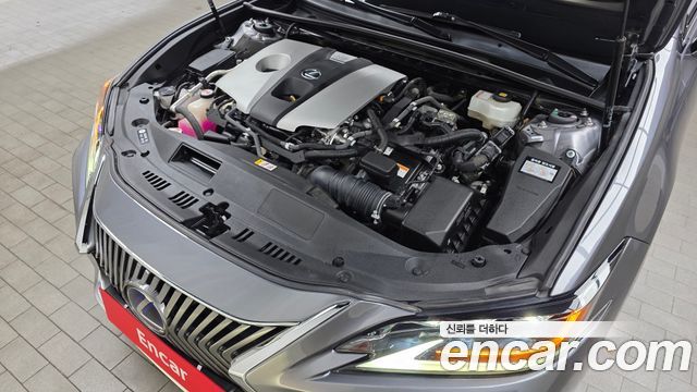 Lexus ES 2020 — photo 6