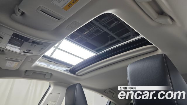 Lexus ES 2020 — photo 22