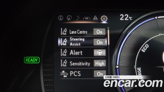 Lexus ES 2020 — photo 31