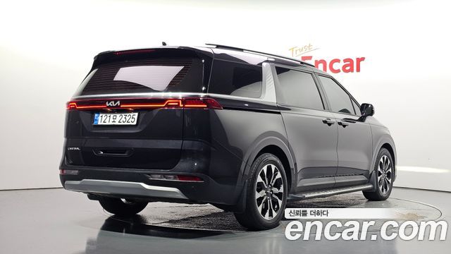 Kia Canival 2023 — photo 2