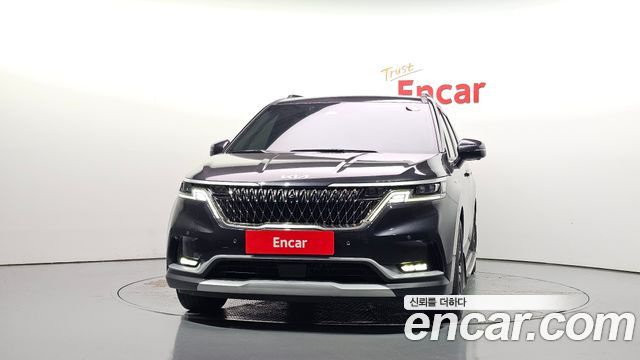 Kia Canival 2023 — photo 3