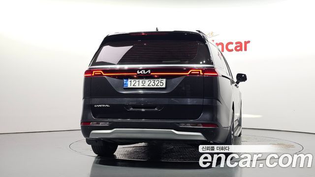 Kia Canival 2023 — photo 4