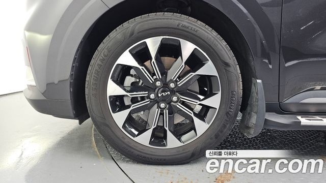 Kia Canival 2023 — photo 5