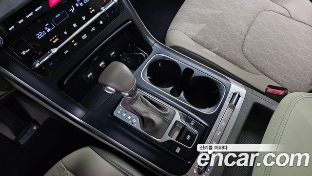 Kia Canival 2023 — photo 9