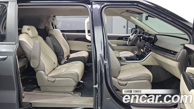 Kia Canival 2023 — photo 11