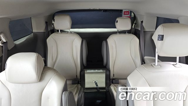 Kia Canival 2023 — photo 12