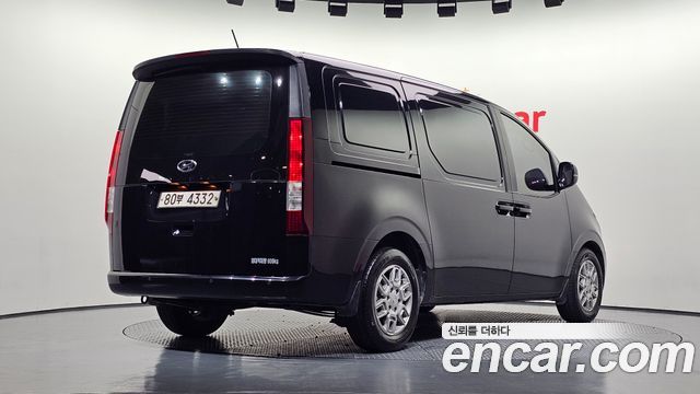 Hyundai Staria 2022 — photo 2