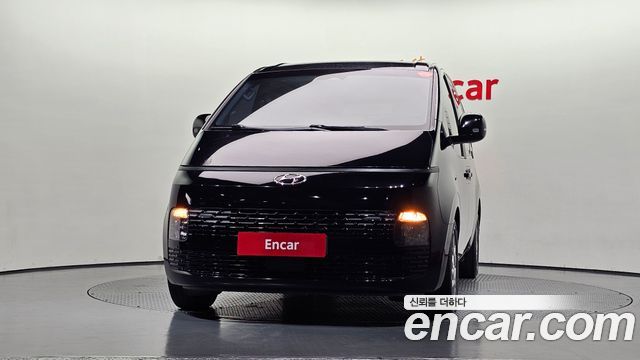 Hyundai Staria 2022 — photo 3