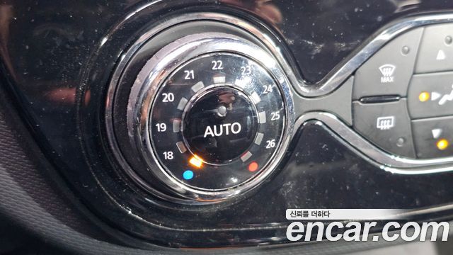 Renault Korea QM3 2016 — photo 17