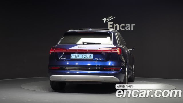 Audi e-tron 2020 — photo 4