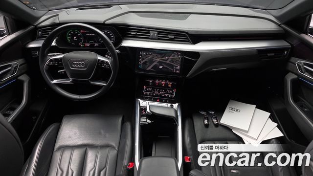 Audi e-tron 2020 — photo 10