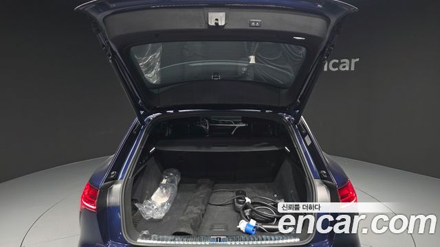 Audi e-tron 2020 — photo 33