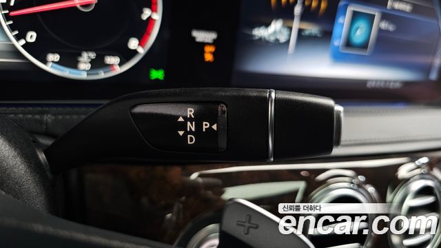 Mercedes-Benz S-Class 2019 — photo 12