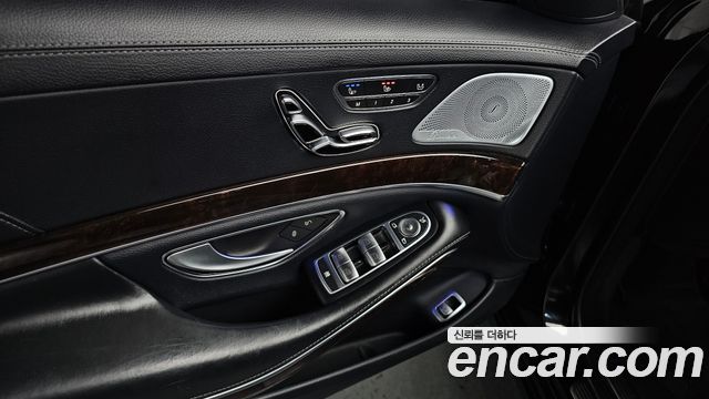 Mercedes-Benz S-Class 2019 — photo 28