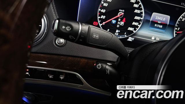 Mercedes-Benz S-Class 2019 — photo 40