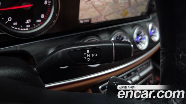 Mercedes-Benz E-Class 2019 — photo 9