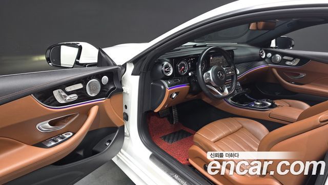 Mercedes-Benz E-Class 2019 — photo 10
