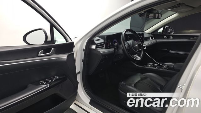 Kia K5 2022 — photo 13