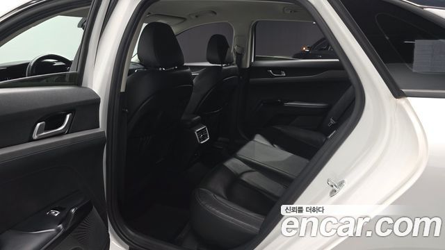 Kia K5 2022 — photo 17