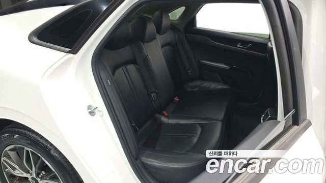 Kia K5 2022 — photo 18