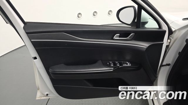 Kia K5 2022 — photo 14