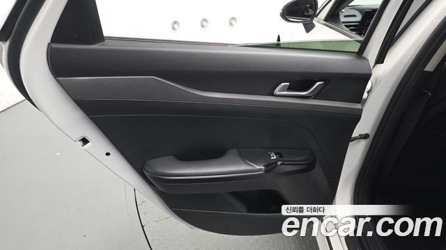 Kia K5 2022 — photo 15