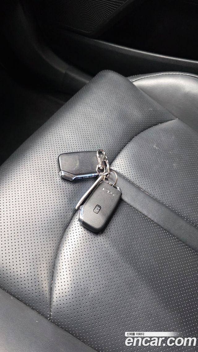 Kia K5 2022 — photo 32