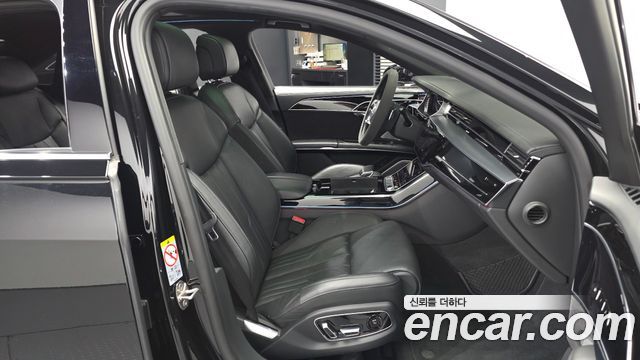 Audi A8 2020 — photo 11
