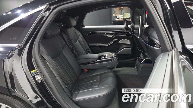Audi A8 2020 — photo 12