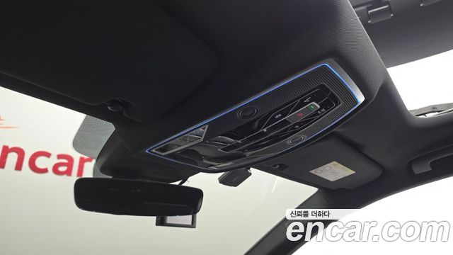 Audi A8 2020 — photo 18