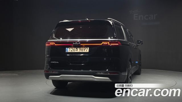 Kia Canival 2023 — photo 4