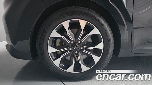 Kia Canival 2023 — photo 5