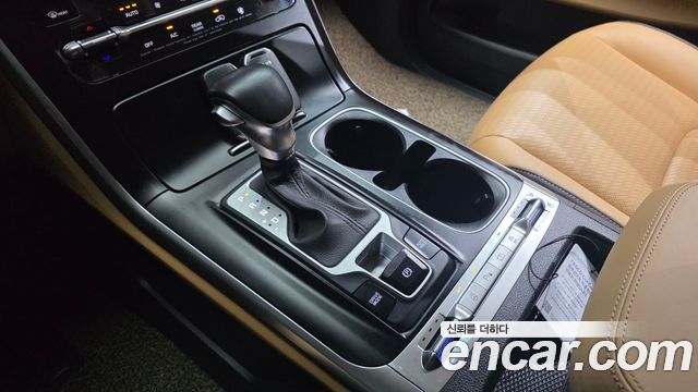 Kia Canival 2023 — photo 9