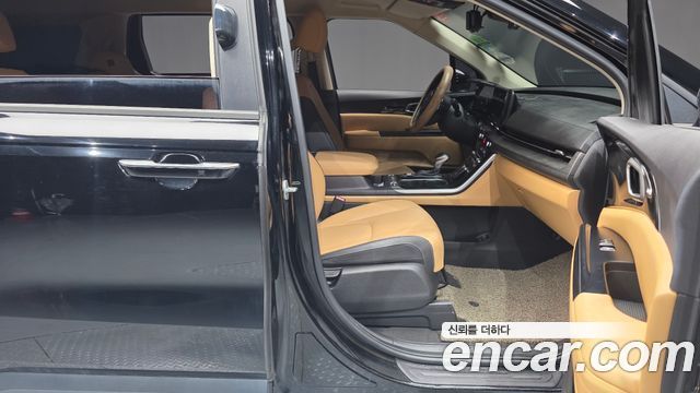 Kia Canival 2023 — photo 11