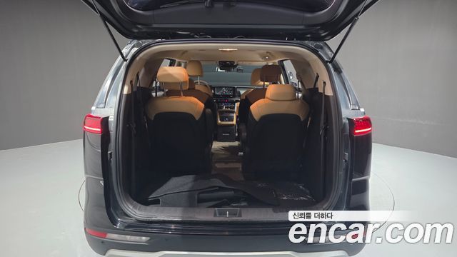 Kia Canival 2023 — photo 20