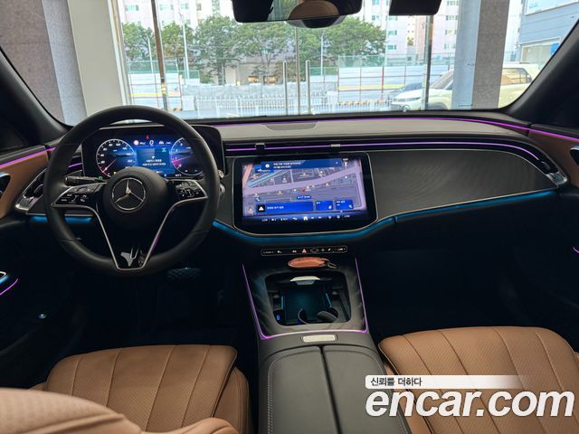 Mercedes-Benz E-Class 2025 — photo 6