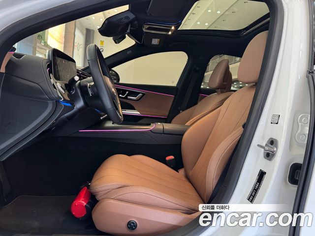Mercedes-Benz E-Class 2025 — photo 9