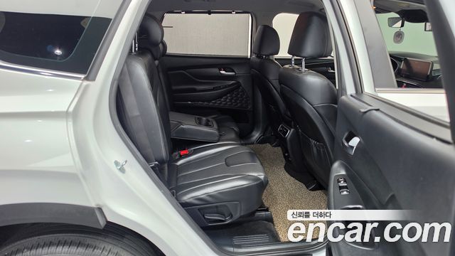 Hyundai Santafe 2022 — photo 17