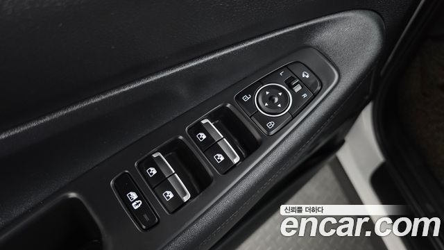 Hyundai Santafe 2022 — photo 30