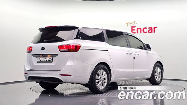 Kia Canival 2015 — photo 2