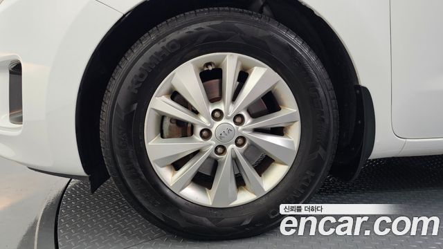 Kia Canival 2015 — photo 5