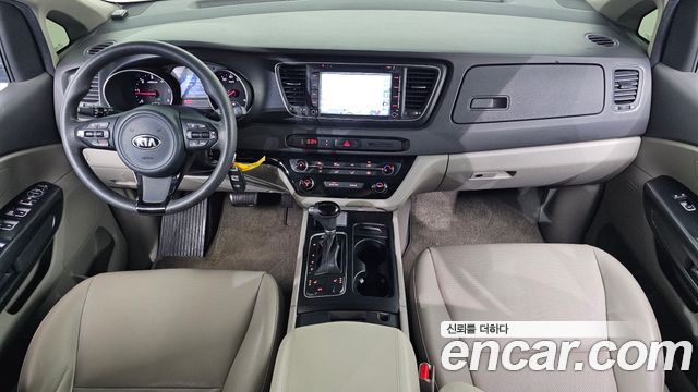 Kia Canival 2015 — photo 10