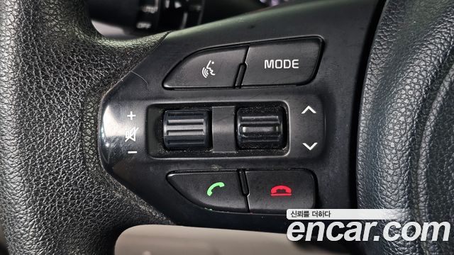 Kia Canival 2015 — photo 23