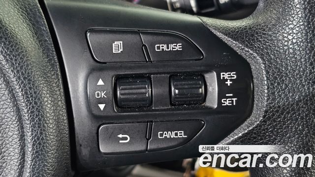 Kia Canival 2015 — photo 24