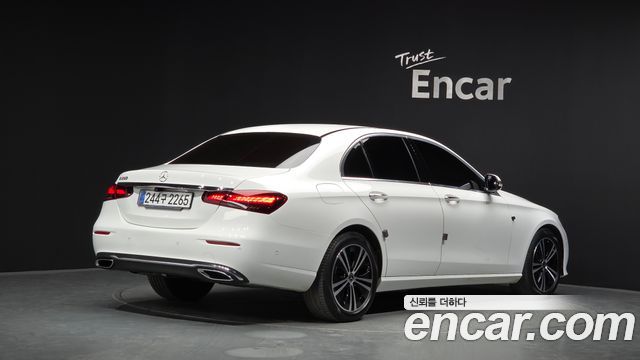 Mercedes-Benz E-Class 2021 — photo 2