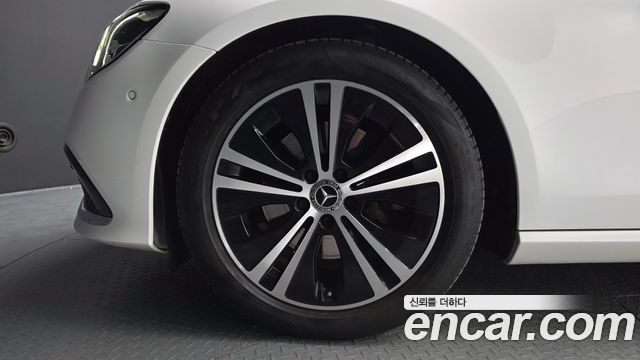 Mercedes-Benz E-Class 2021 — photo 5