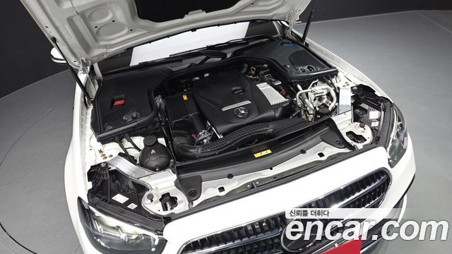 Mercedes-Benz E-Class 2021 — photo 6