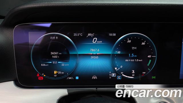 Mercedes-Benz E-Class 2021 — photo 11